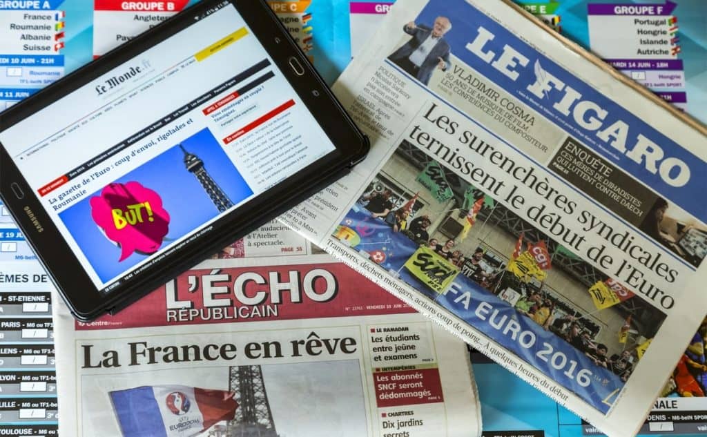 Authentic French newspaper articles and material for language lessons