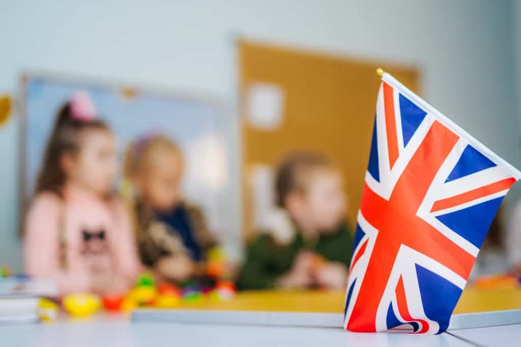 Language class for children - British Flag